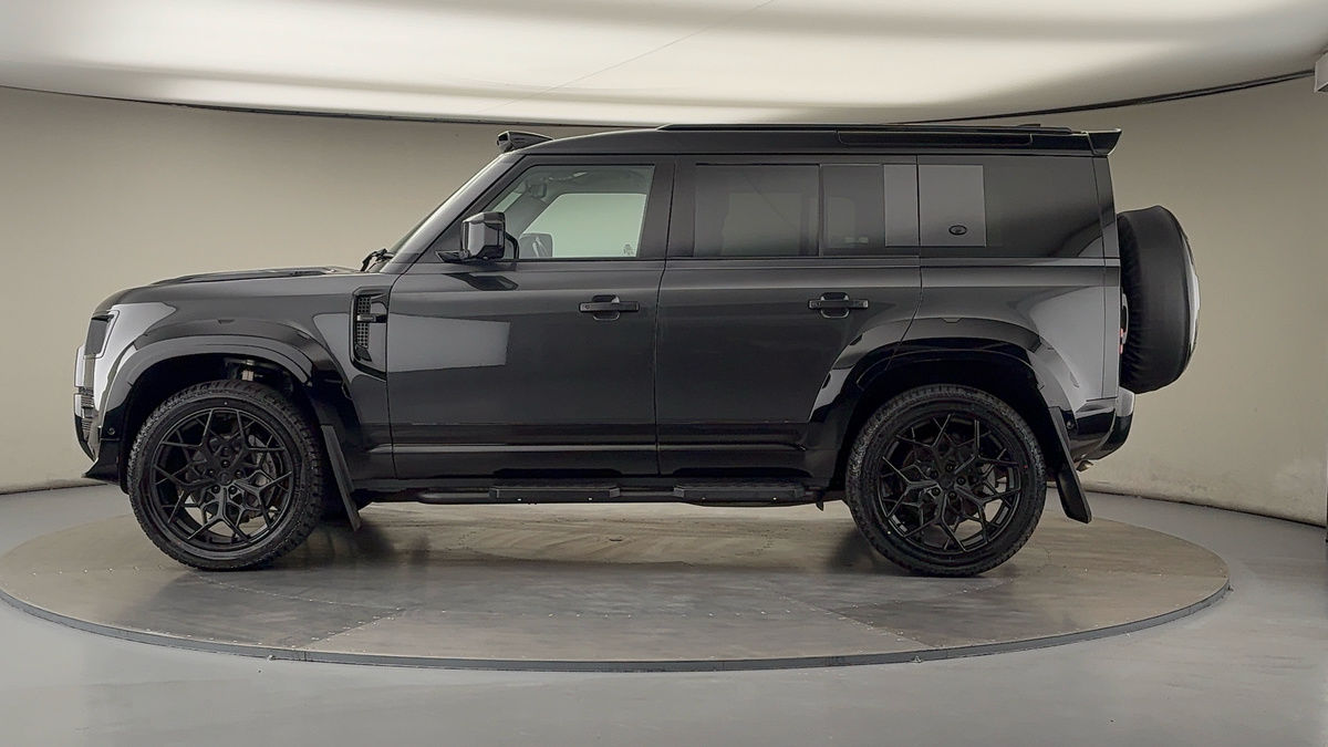 Land Rover Defender 110 Urban Image 15