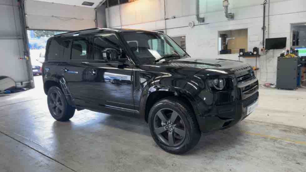 More views of Land Rover Defender 110