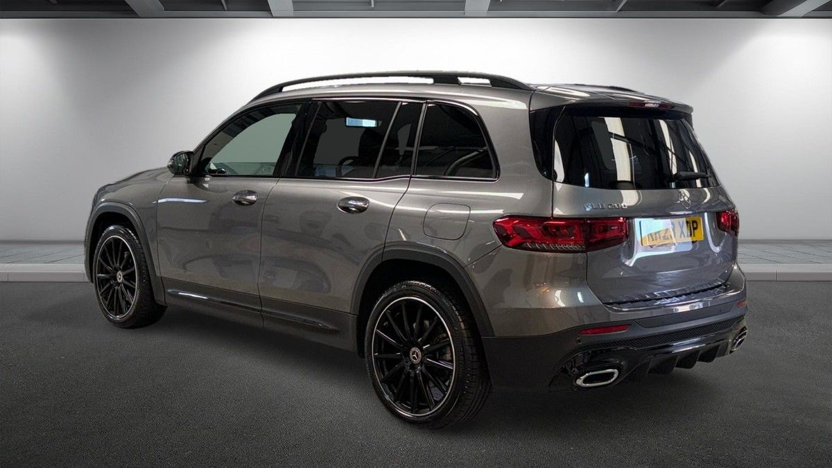 Mercedes-Benz GLB Image 2