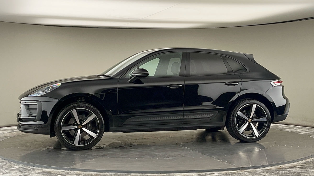 More views of Porsche Macan