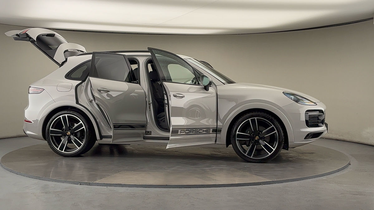 More views of Porsche Cayenne
