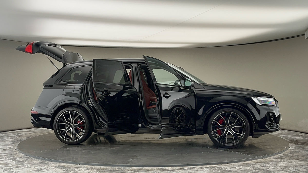More views of Audi SQ7