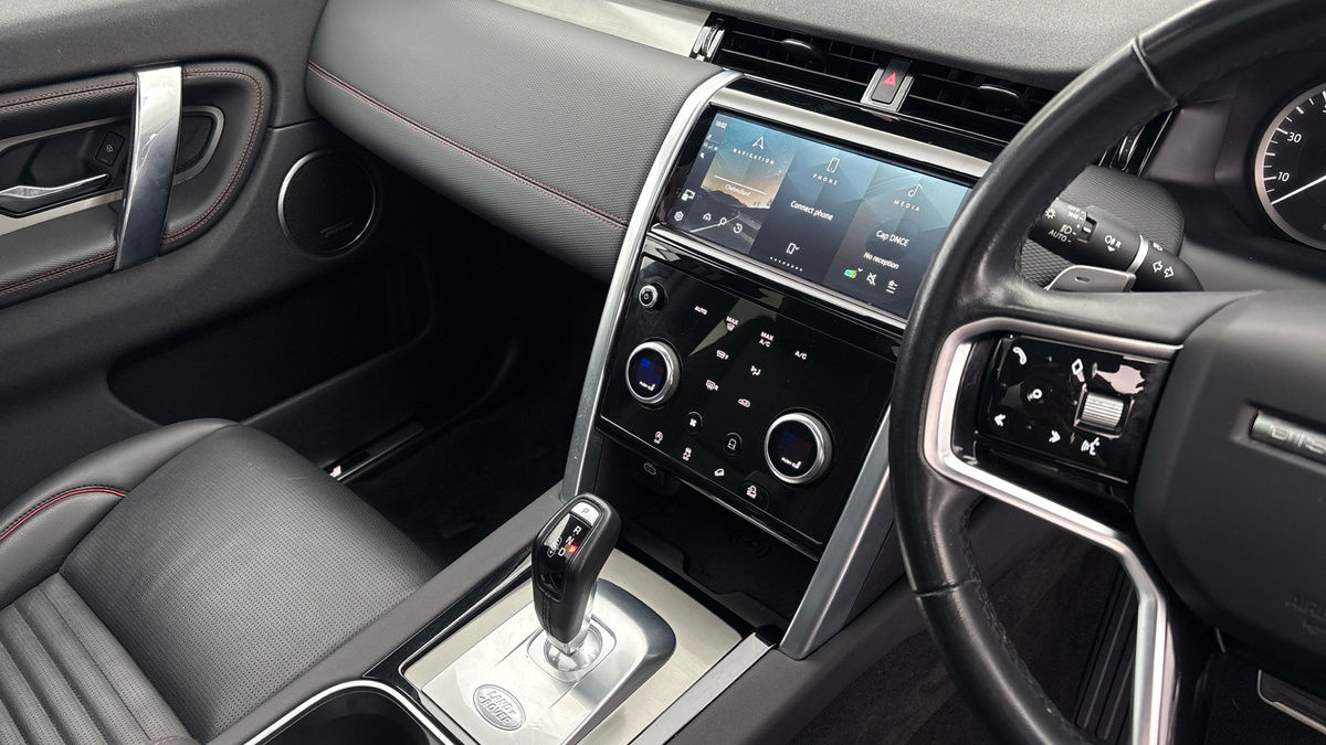 Land Rover Discovery Sport Image 18
