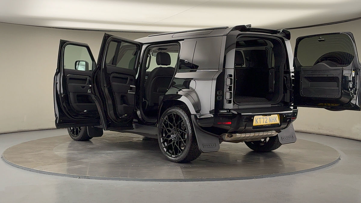 More views of Land Rover Defender 110