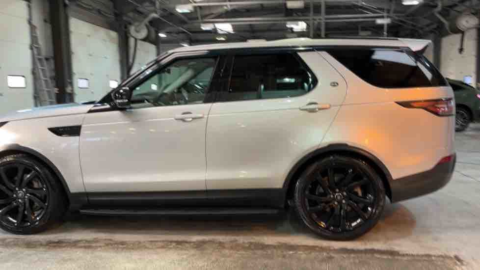 More views of Land Rover Discovery