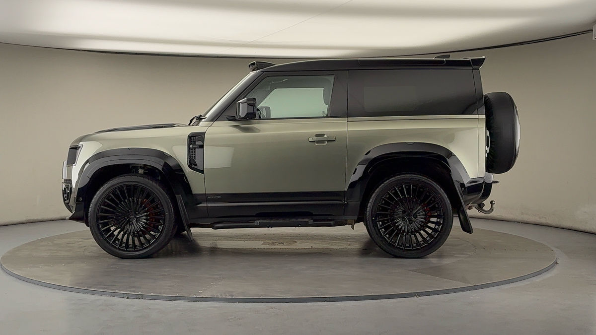 Land Rover Defender 90 Urban Image 15
