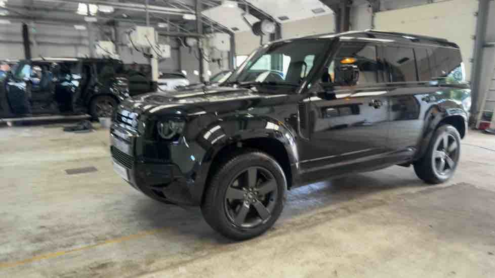 More views of Land Rover Defender 110