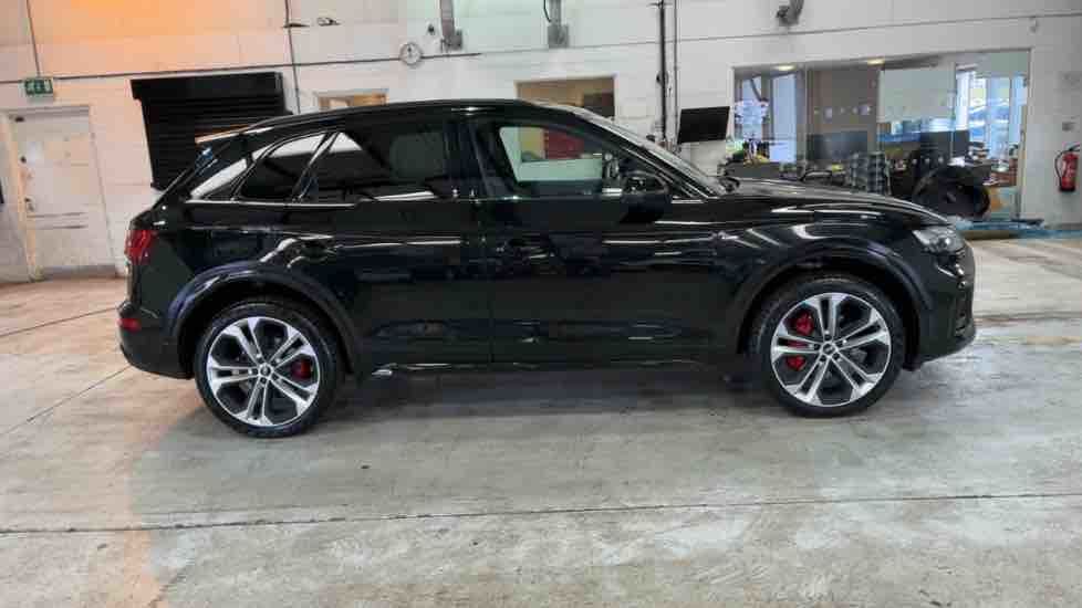 More views of Audi Q5