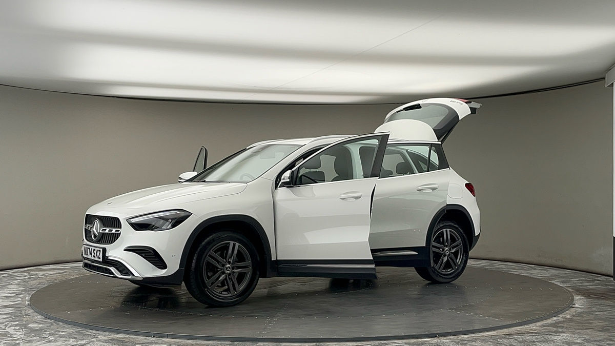 More views of Mercedes-Benz GLA