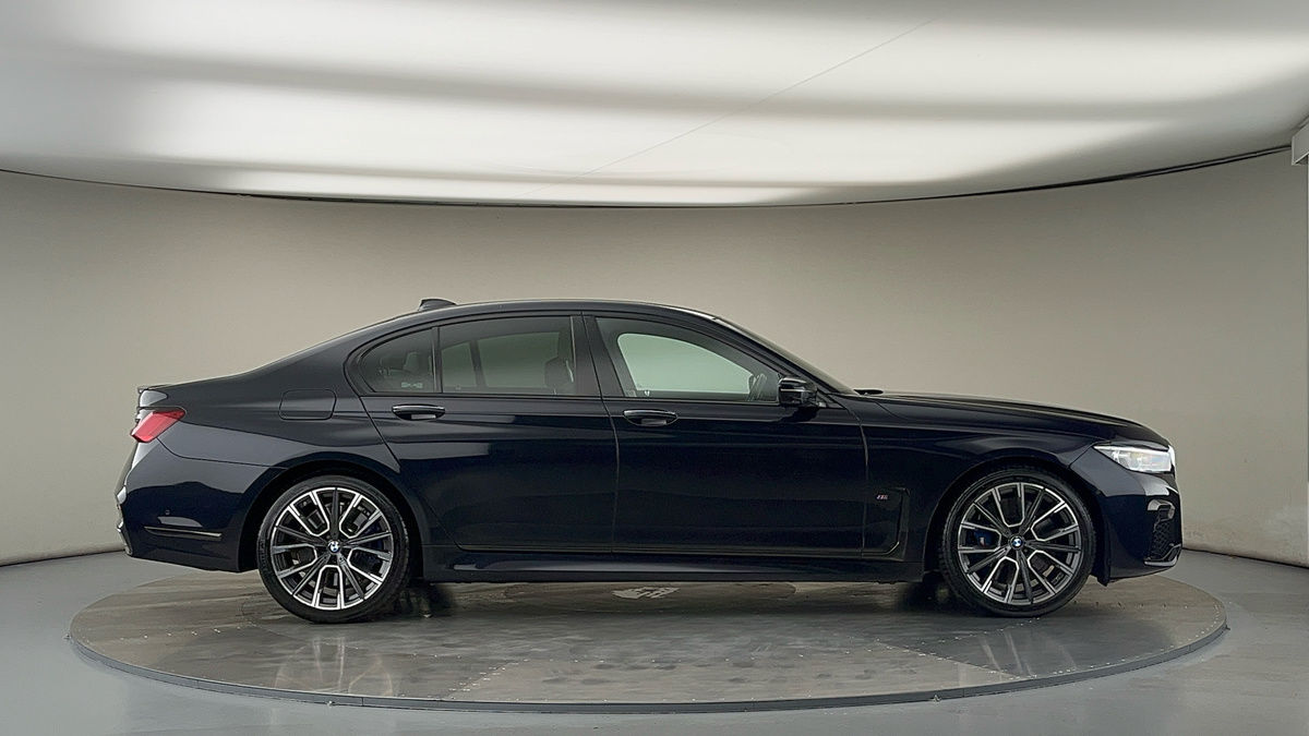 BMW 7 Series Image 16