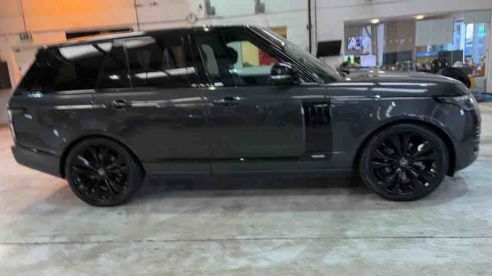 More views of Land Rover Range Rover