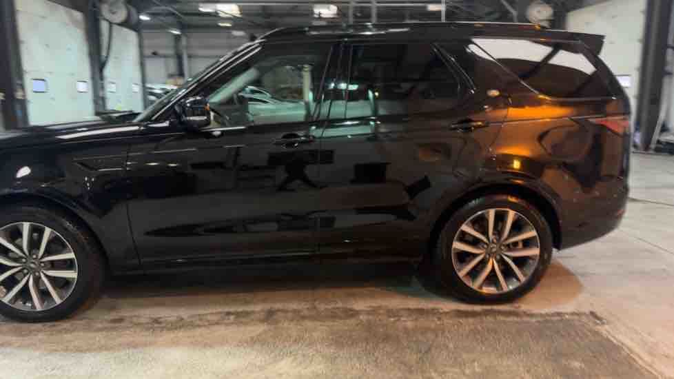 More views of Land Rover Discovery