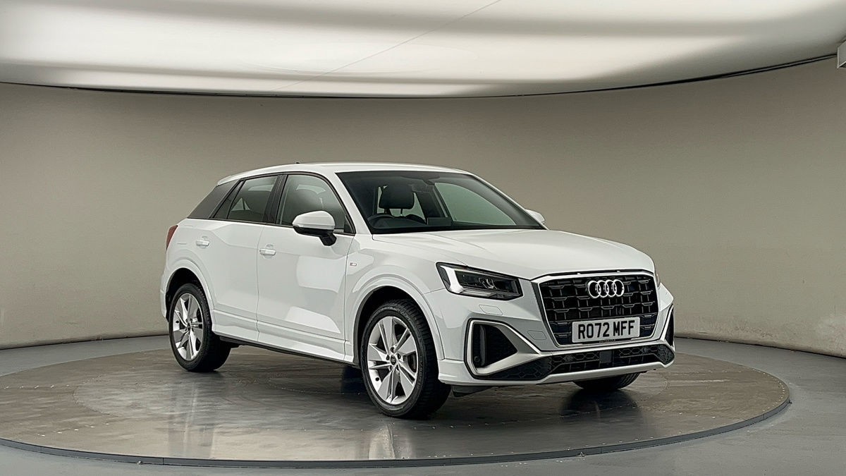 Audi Q2 Sticky Header Image