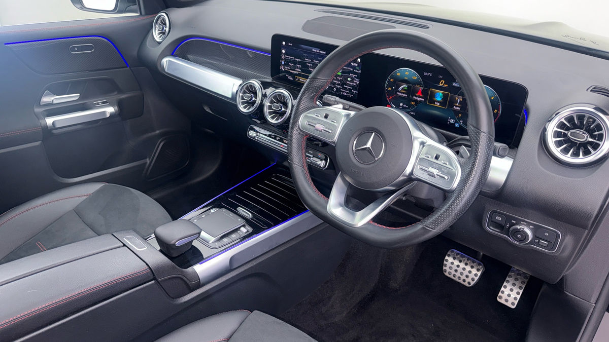 Mercedes-Benz GLB Image 5