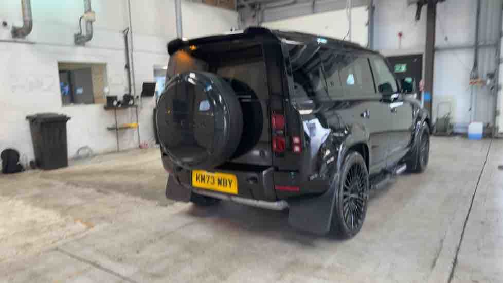 More views of Land Rover Defender 110