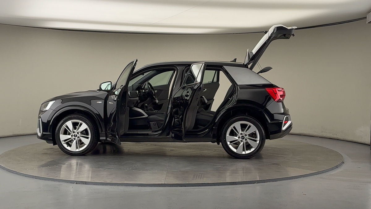 More views of Audi Q2