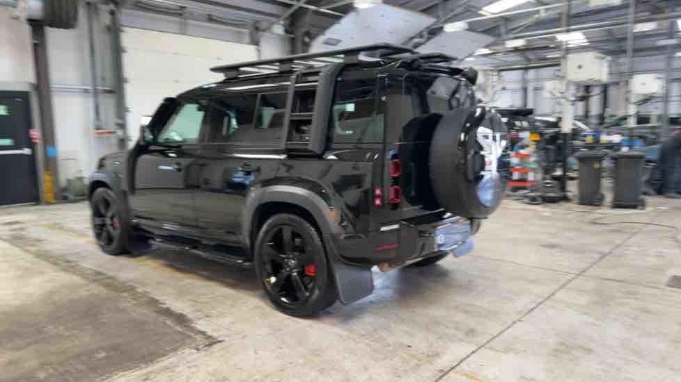 More views of Land Rover Defender 110