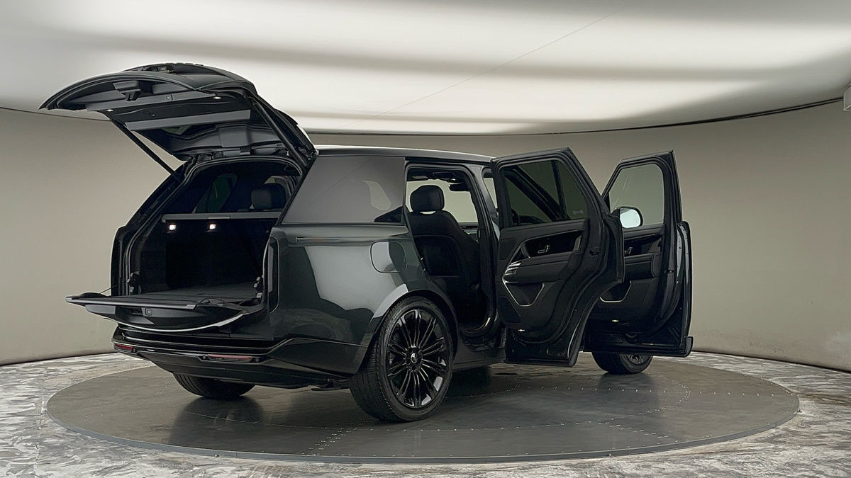 More views of Land Rover Range Rover