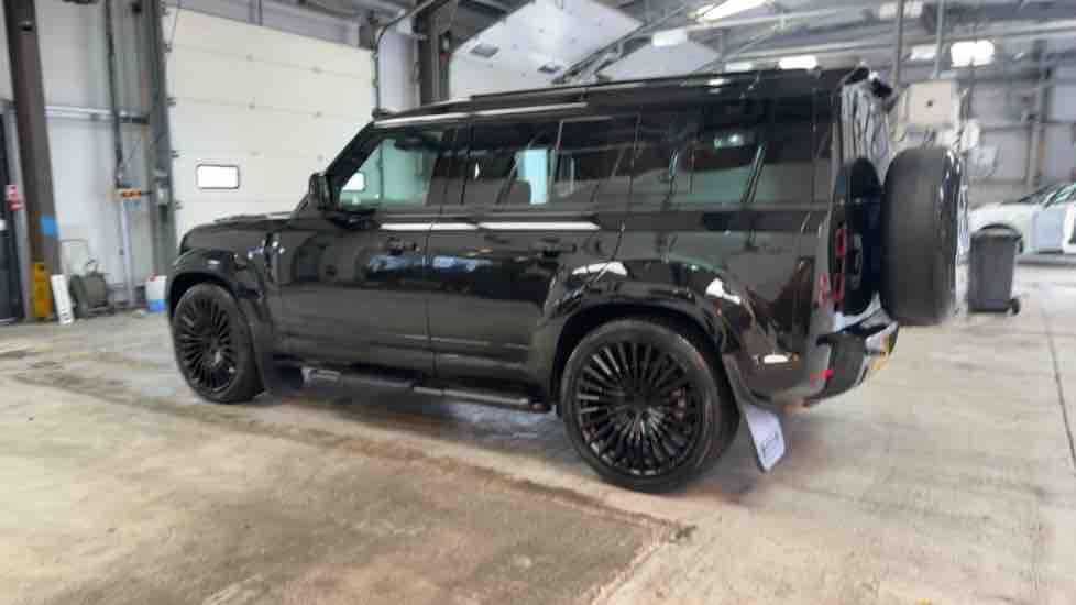 More views of Land Rover Defender 110