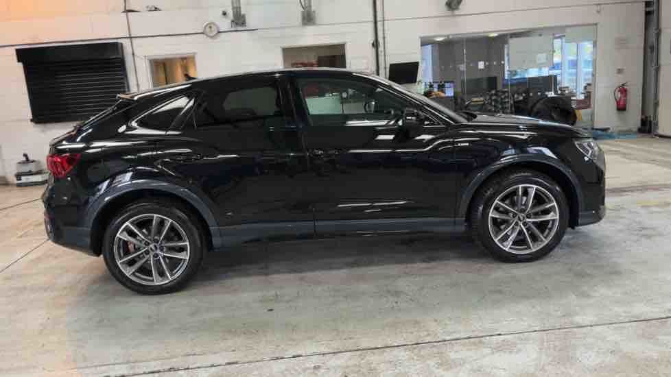 More views of Audi Q3