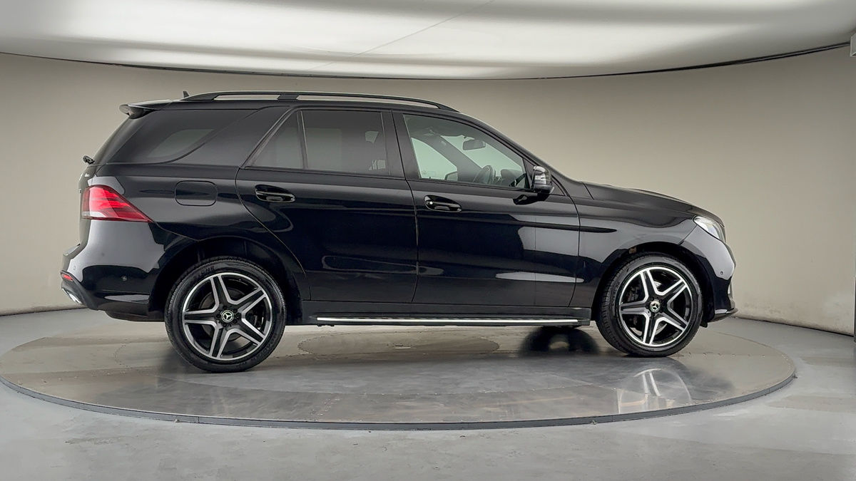 More views of Mercedes-Benz GLE