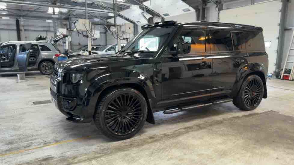 More views of Land Rover Defender 110
