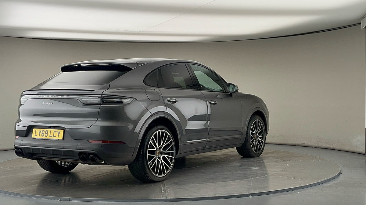 More views of Porsche Cayenne