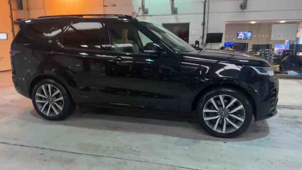 More views of Land Rover Discovery