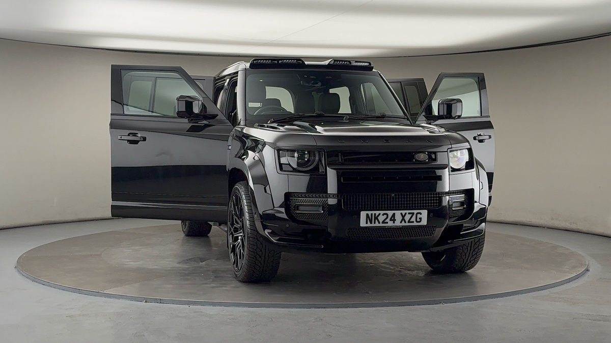 More views of Land Rover Defender 110