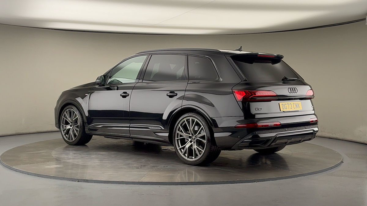 More views of Audi Q7