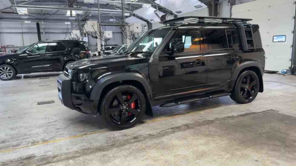 More views of Land Rover Defender 110