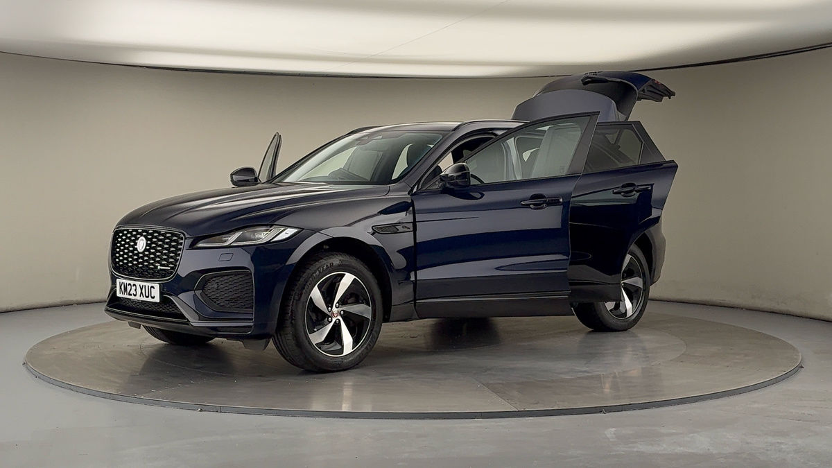 Jaguar F-PACE Image 22