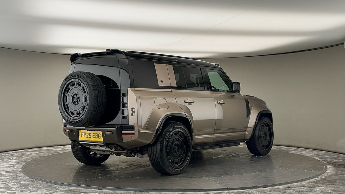 More views of Land Rover Defender 110
