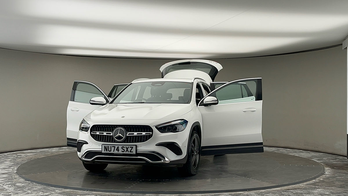 More views of Mercedes-Benz GLA