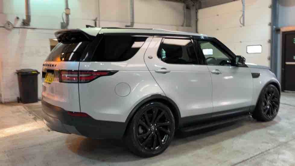 More views of Land Rover Discovery