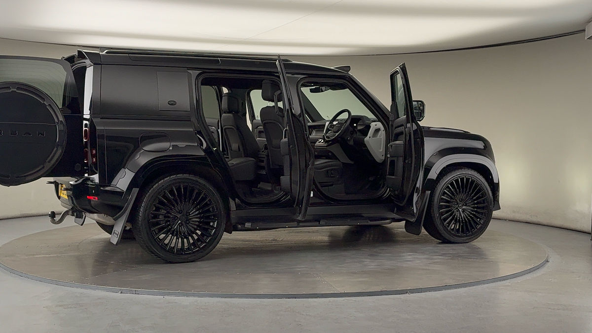 More views of Land Rover Defender 110