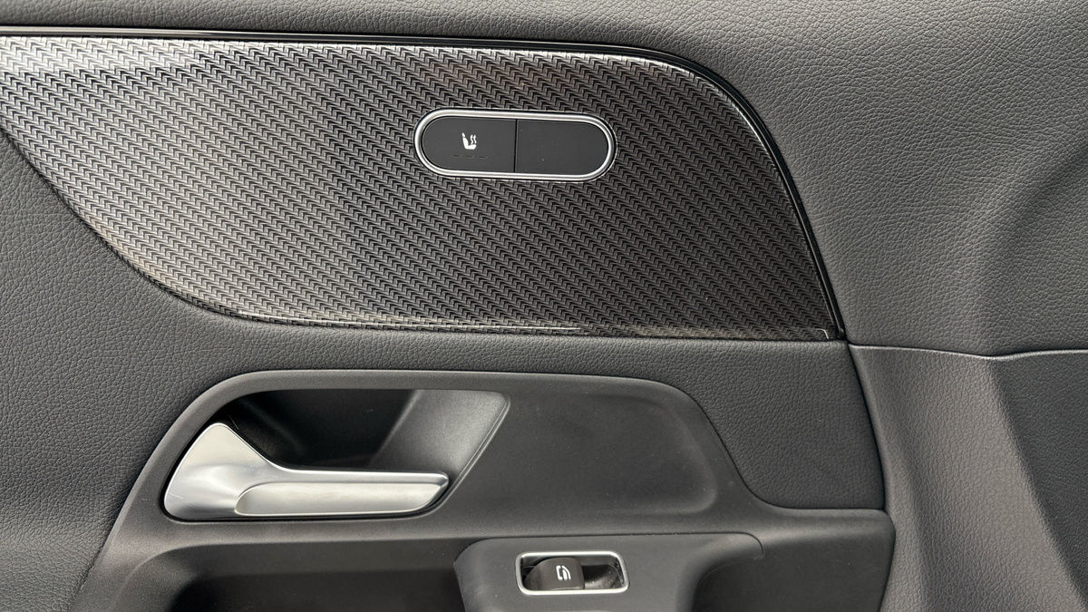 Mercedes-Benz GLA Image 19
