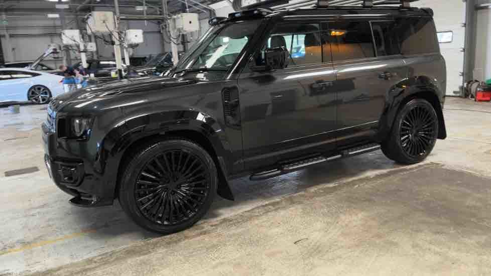 More views of Land Rover Defender 110