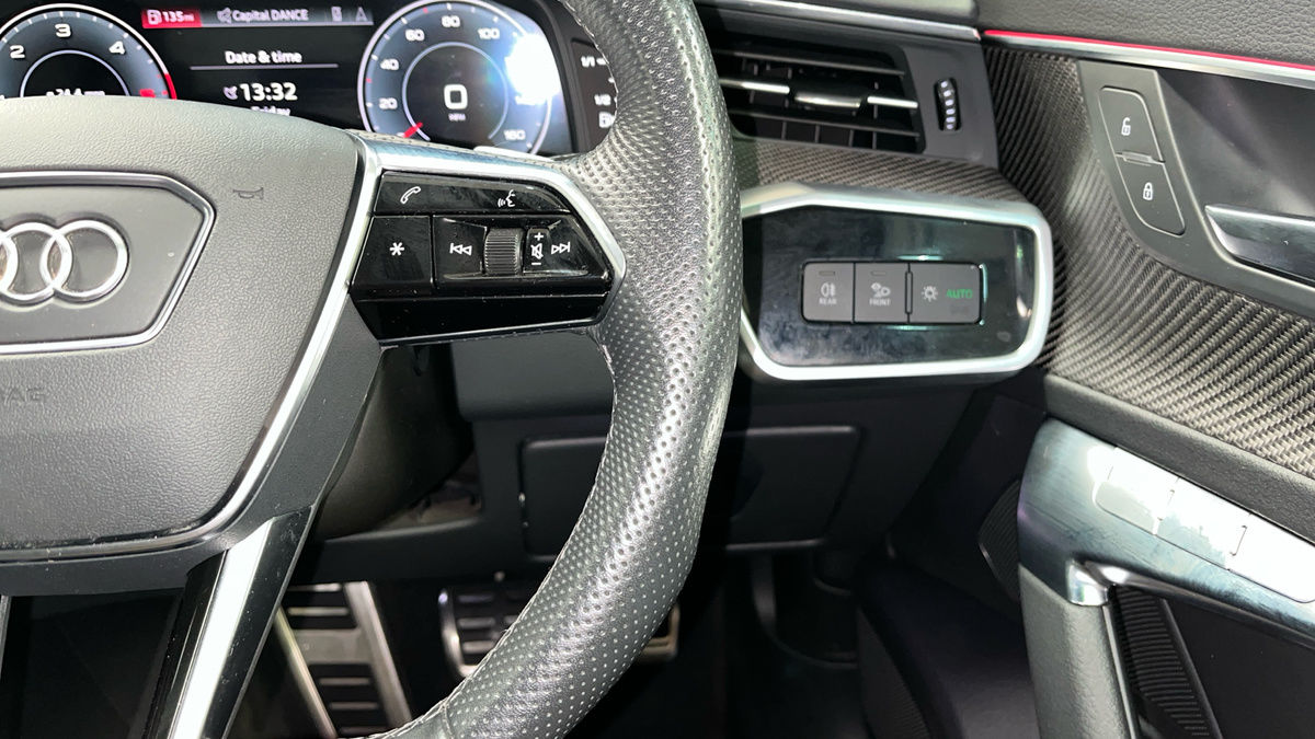 Audi A6 Avant Image 14
