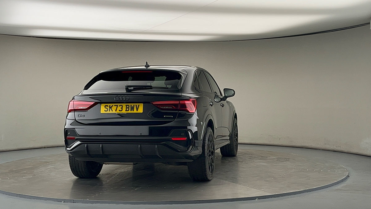 More views of Audi Q3