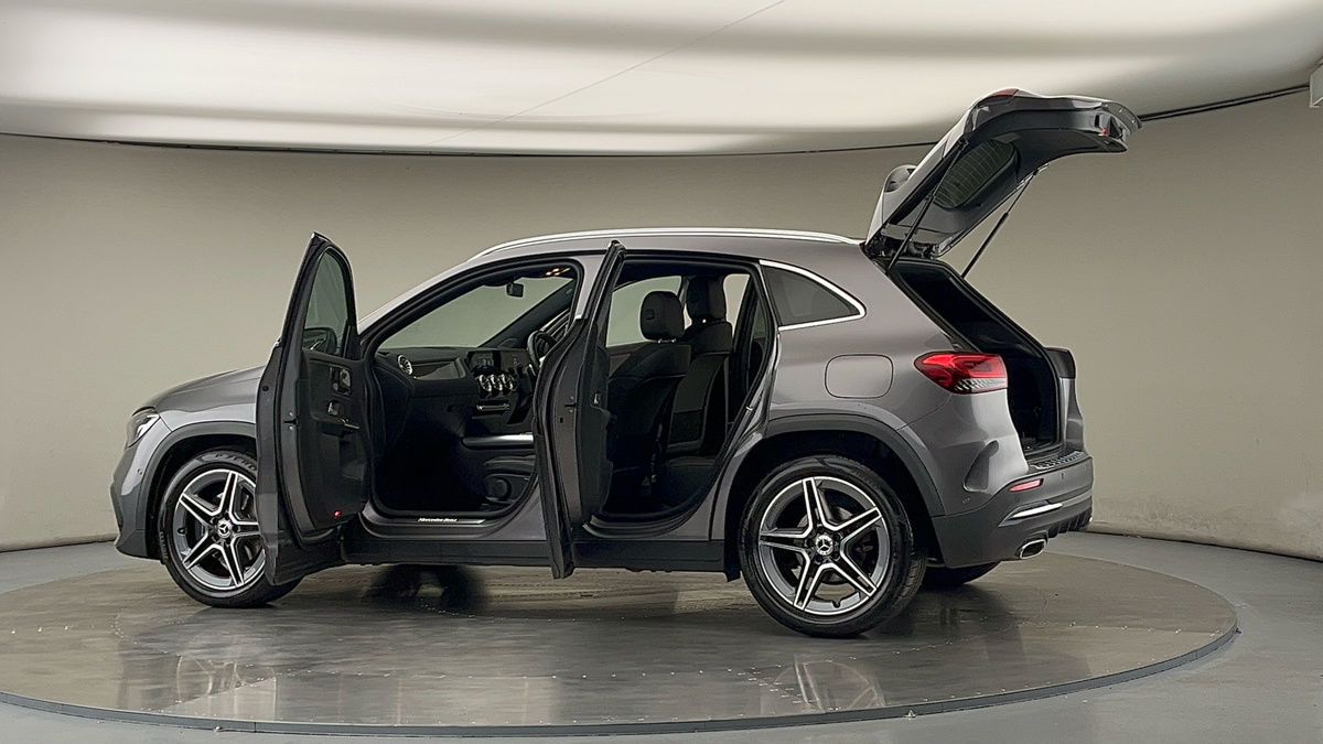 More views of Mercedes-Benz GLA