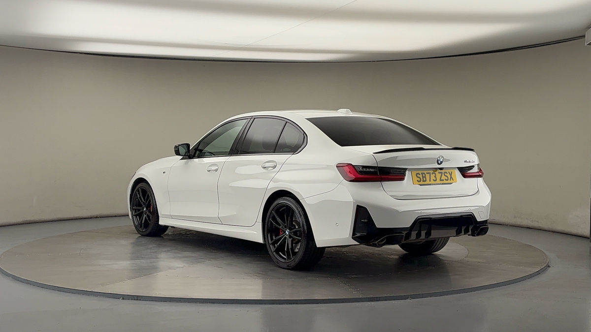 BMW 3 Series Image 2