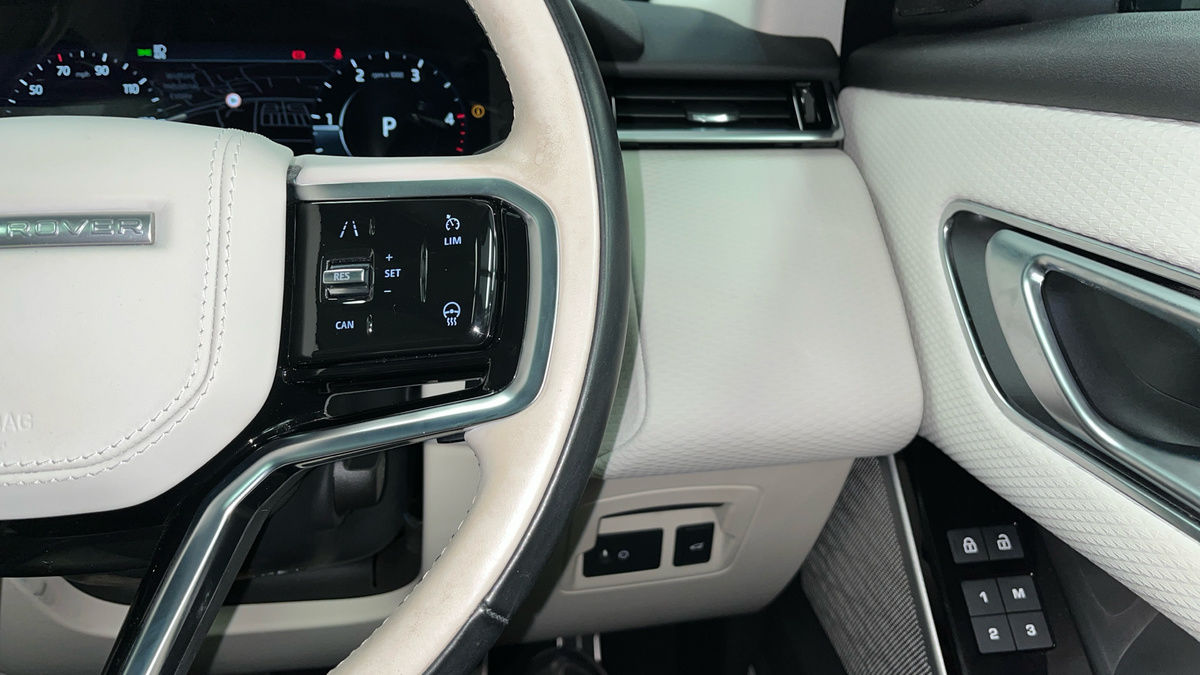 Land Rover Range Rover Velar Image 14