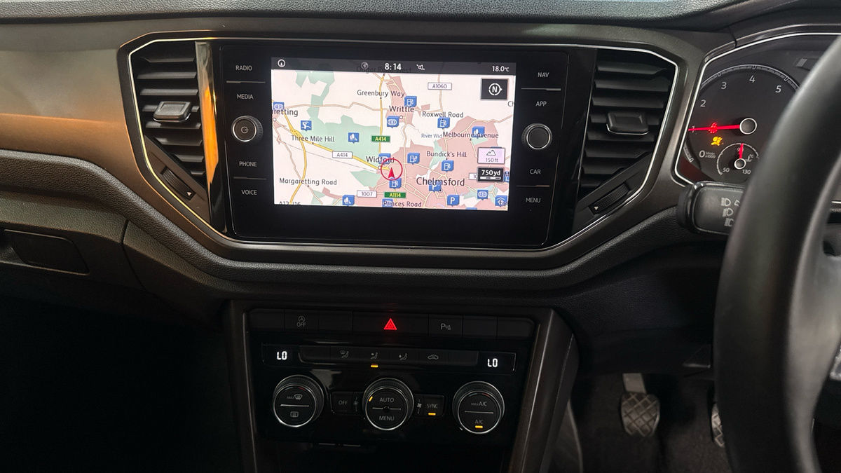 Volkswagen T-Roc Image 17