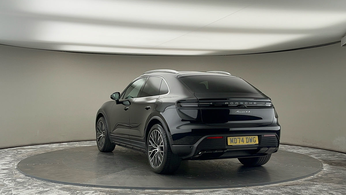 More views of Porsche Macan