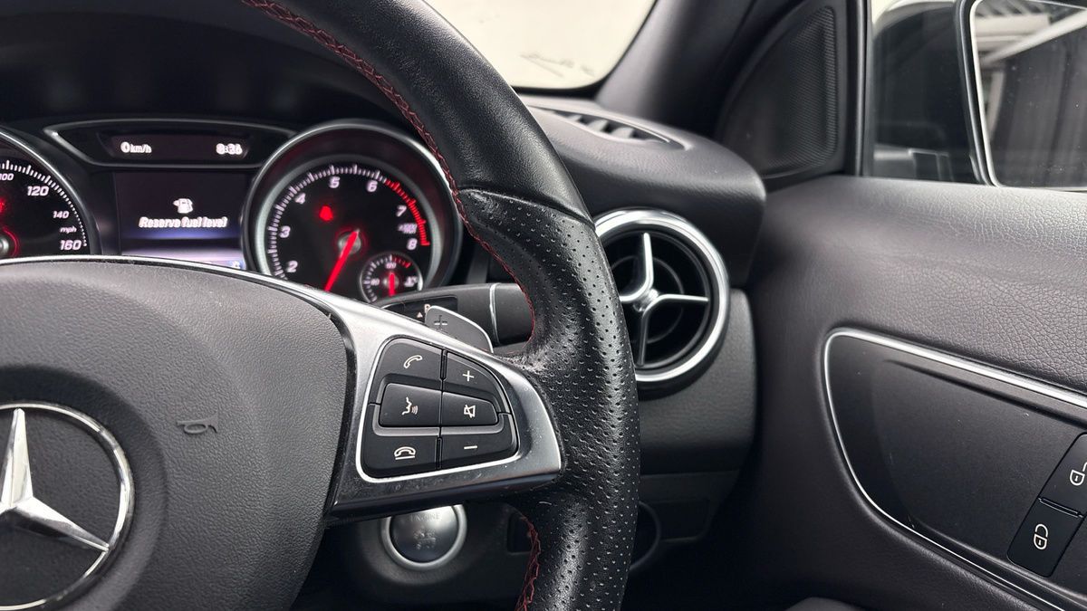 More views of Mercedes-Benz GLA