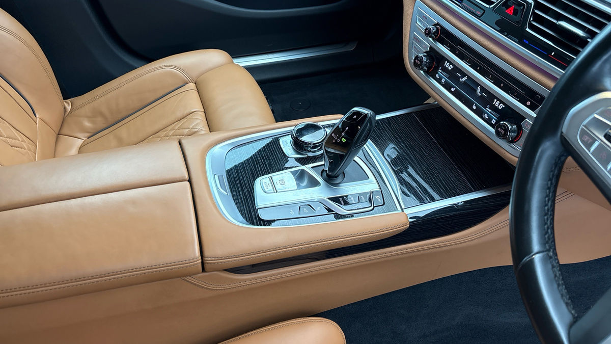 BMW 7 Series Image 18