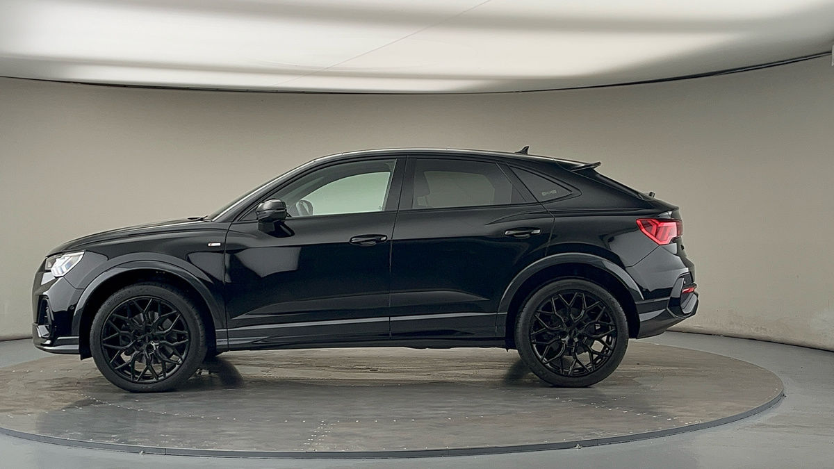 Audi Q3 Image 15
