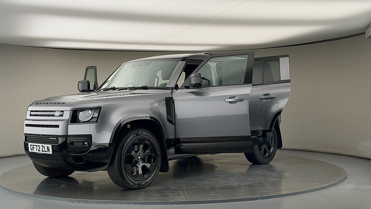 Land Rover Defender 110 Image 22
