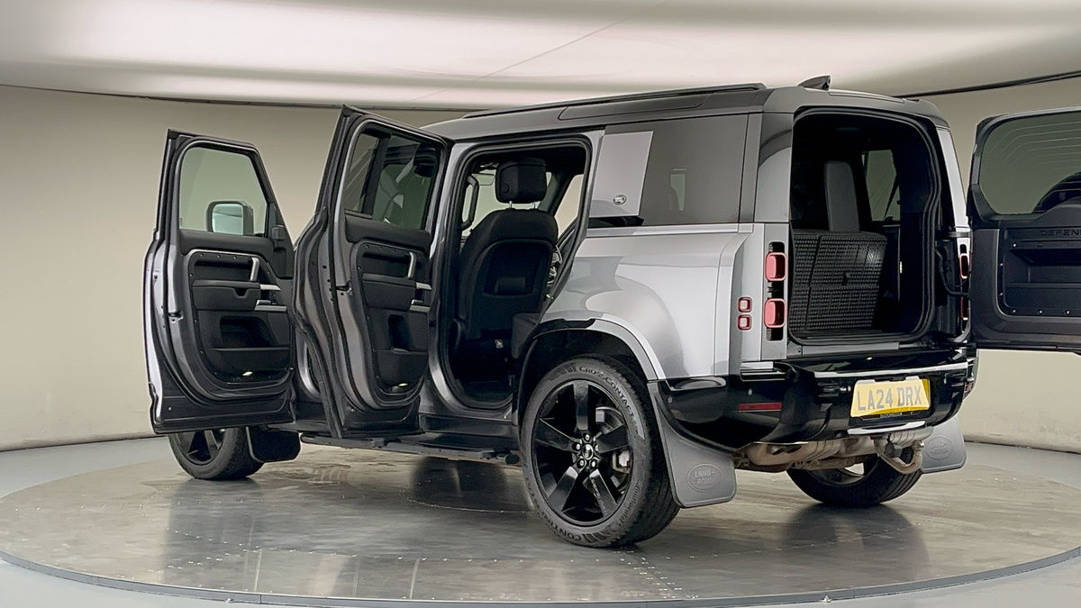 More views of Land Rover Defender 110